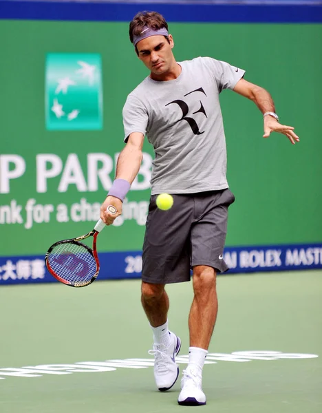 Tenista Suizo Roger Federer Practica Durante Una Sesión Entrenamiento Para —  Fotos de Stock