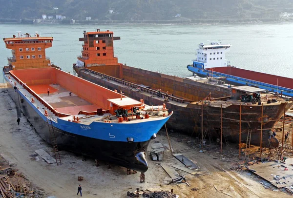 Vedono Navi Costruite Cantiere Navale Sulla Riva Del Fiume Yangtze — Foto Stock