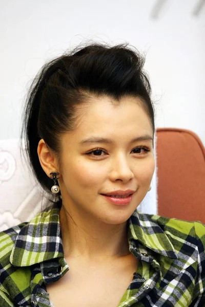 ファイル 台湾の女優ビビアン ポーズ場合は 映画の記者会見で 北京で 2008 — ストック写真