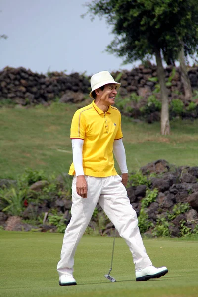 2010年10月29日 在中国海南省南部海南省海口市观澜湖高尔夫球场 韩国演员成基 安被看到是观澜湖明星奖杯的第二天 — 图库照片