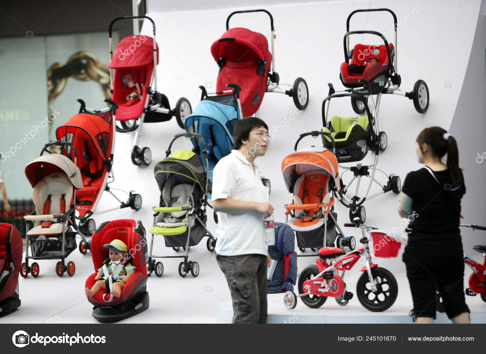 strollers and pushchairs