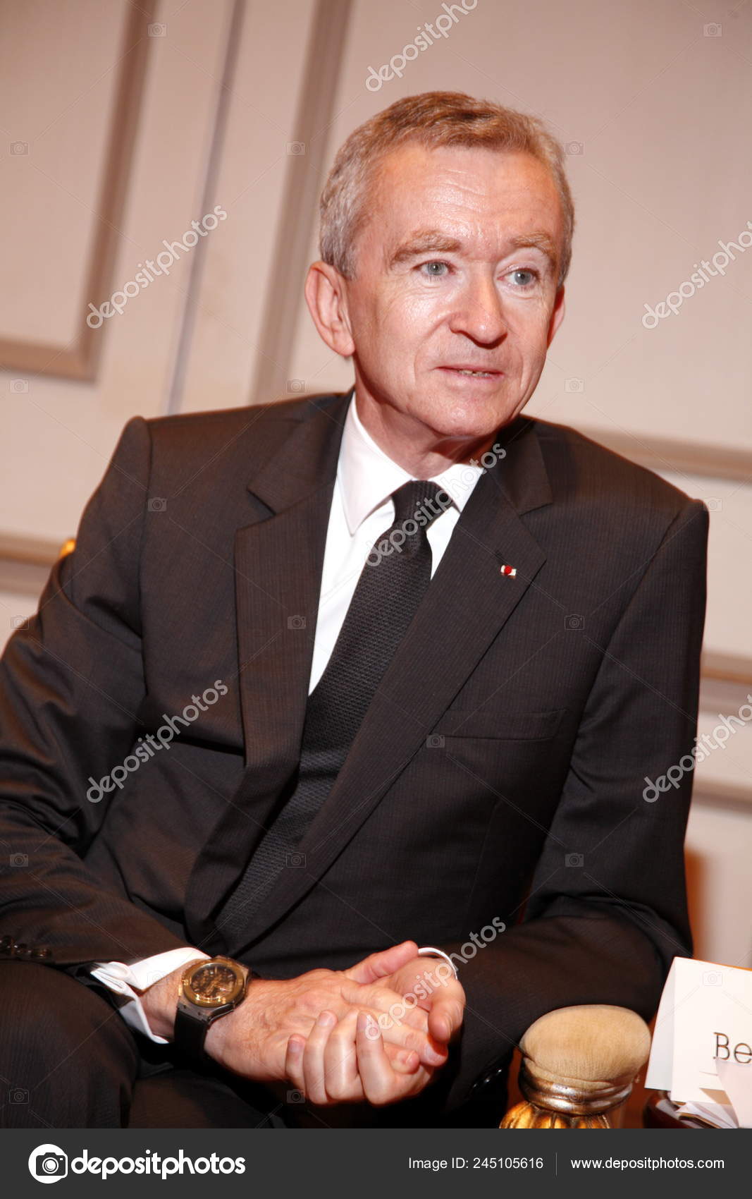 BERNARD ARNAULT CEO del grupo LVMH Moet Hennessy Louis Vuitton