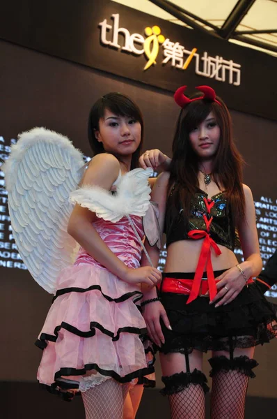 Des Mannequins Chinois Exécutent Cosplay China Digital Entertainment Expo Conference — Photo