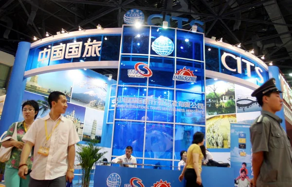 Kinesiska Besökare Går Förbi Montern Cits China International Travel Service — Stockfoto