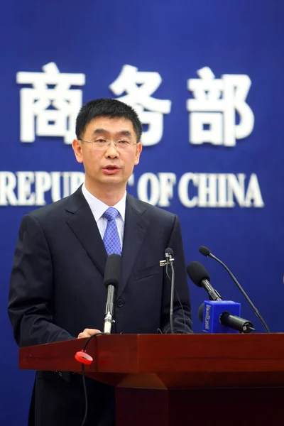 Цзянь Пресс Секретарь Министерства Торговли Китая Отвечает Вопрос Пресс Конференции — стоковое фото