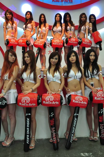 Showgirls Chinesas Posam 7Th China Digital Entertainment Expo Conference Chinajoy — Fotografia de Stock