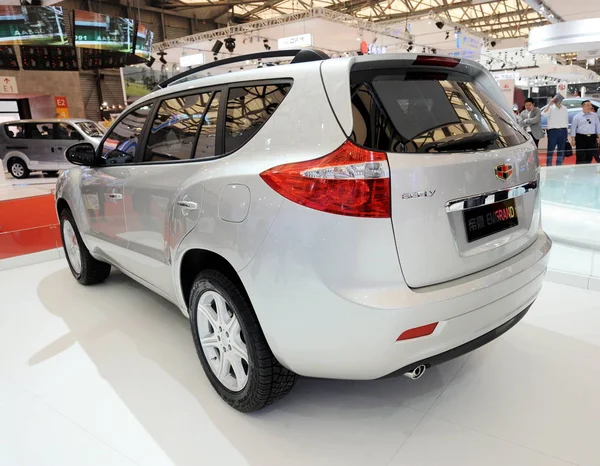 Ein Geely Emgrand Ex825 Geländewagen Wird Auf Der Internationalen Ausstellung — Stockfoto