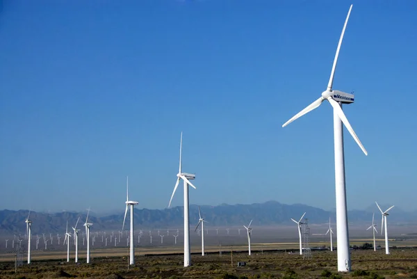 Wind Turbines Generate Electricity Wind Farm Dabancheng Northwest Chinas Xinjiang — Stock Photo, Image