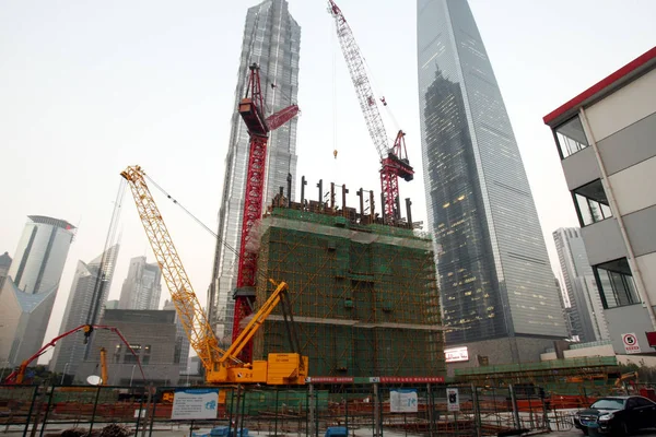 Estructura Principal Torre Shanghai Está Construcción Junto Torre Jinmao Izquierda —  Fotos de Stock