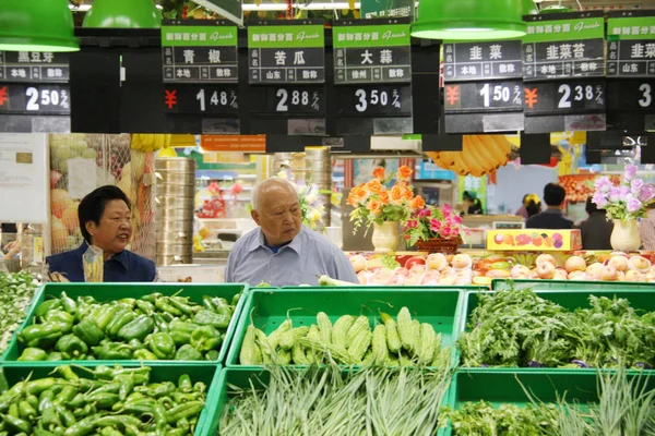 Китайські Покупці Магазин Овочів Супермаркеті Nantong Міста Східна Chinas Провінція — стокове фото