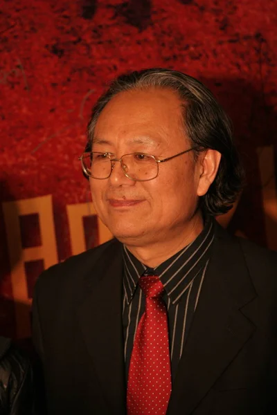 中国设计师杜朱华于2009年4月28日星期二在中国北京为他的电影约翰 拉贝举行首映式 — 图库照片