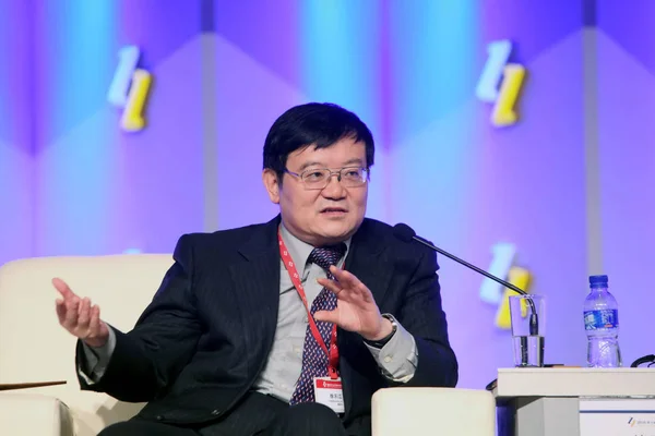 Председатель Baosteel Group Сюй Лецзян Выступил Саммите Предпринимателей Китая 2010 — стоковое фото