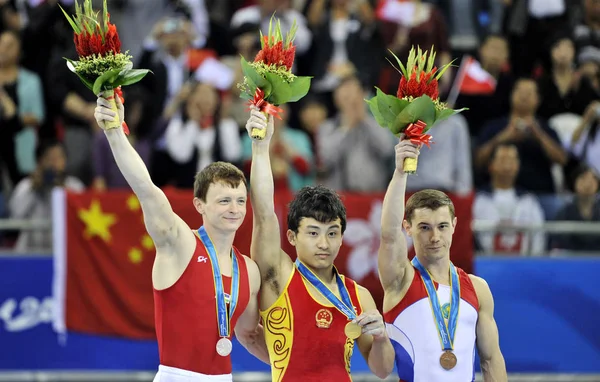 Sølvmedaljevinner Anton Fokin Fra Usbekistan Gullmedaljevinner Feng Zhe Fra Kina – stockfoto