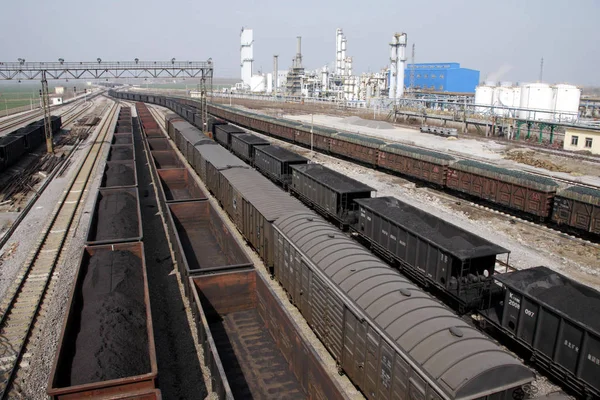 Trenes Mercancías Cargados Con Transmisión Carbón Una Central Térmica Carbón — Foto de Stock