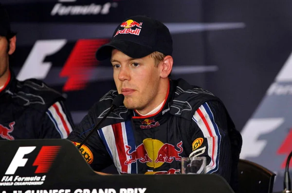 Γερμανός Οδηγός Sebastian Vettel Της Red Bull Απαντήσεις Ερωτήσεις Μια — Φωτογραφία Αρχείου