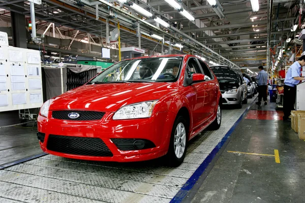 Vozy Ford Focus Procházejí Montážní Linkou Automatické Továrně Changan Ford — Stock fotografie