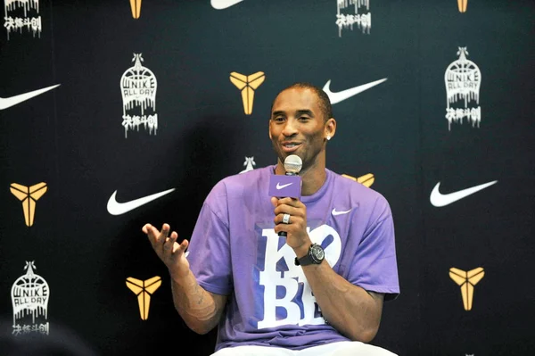 Nba Basketbalspeler Kobe Bryant Van Los Angeles Lakers Spreekt Tijdens — Stockfoto
