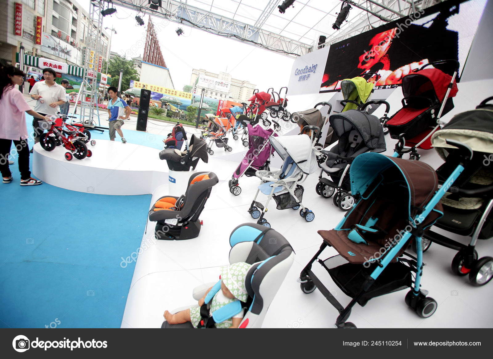 strollers and pushchairs