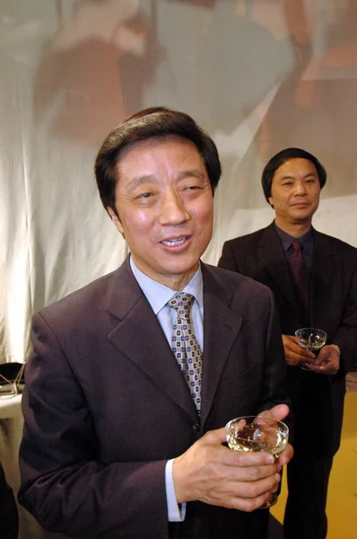 ファイル Huayong フロント Cctv の社長 中国中央テレビ 北京で Cctv12 チャンネルの打ち上げのための式典で見られる 月2004 — ストック写真