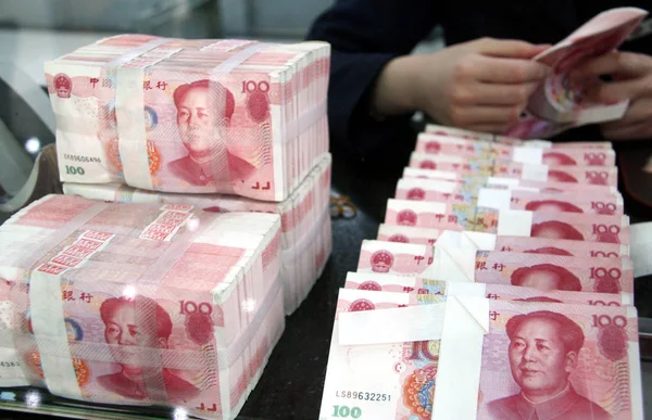 Funcionário Chinês Conta Notas Rmb Renminbi Yuan Banco Cidade Nantong — Fotografia de Stock