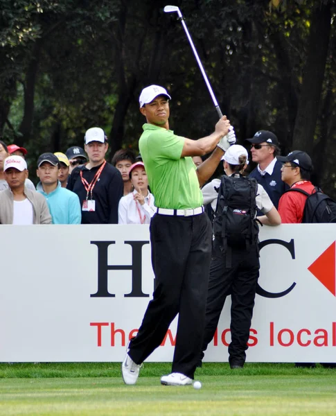 Nás Golfista Tiger Woods Hraje Výstřel Během Prvního Dne Hsbc — Stock fotografie