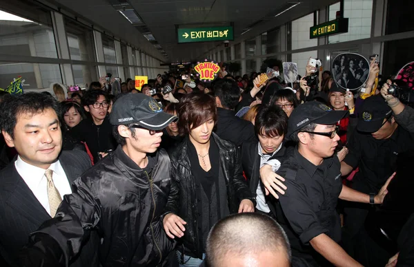 日本歌手偶像演员 歌手山下友久 抵达中国香港香港国际机场 2010年12月12日 — 图库照片