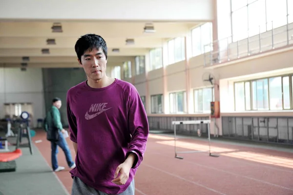 Cina Hurdler Liu Xiang Terlihat Selama Sesi Pelatihan Pangkalan Pelatihan — Stok Foto