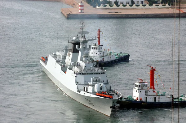 Çin Pla Halk Kurtuluş Ordusu Donanmaları 526 Fırkateyn Qingdao Şehirde — Stok fotoğraf