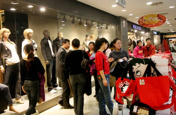 File Pembeli Cina Terlihat Sebuah Department Store Weifang Provinsi Chinas — Stok Foto
