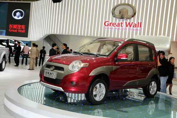 ディスプレイ上 回上海国際自動車産業展 月曜日 2009 日オート上海 2009 として知られているの偉大な壁を置く を見てください — ストック写真