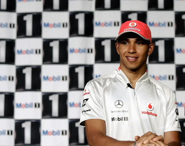 British Kierowca Lewis Hamilton Mclaren Mercedes Zespołu Pozach Podczas Imprezy — Zdjęcie stockowe