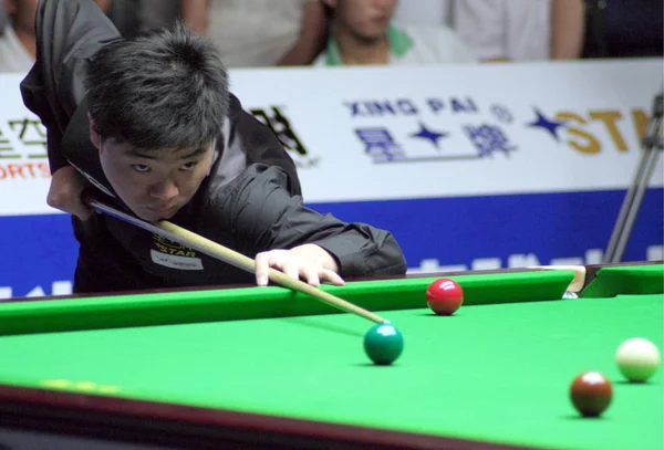 Ding Junhui Plays Shot His Teacher Cai Jianzhong Unseen First — Stock Photo, Image