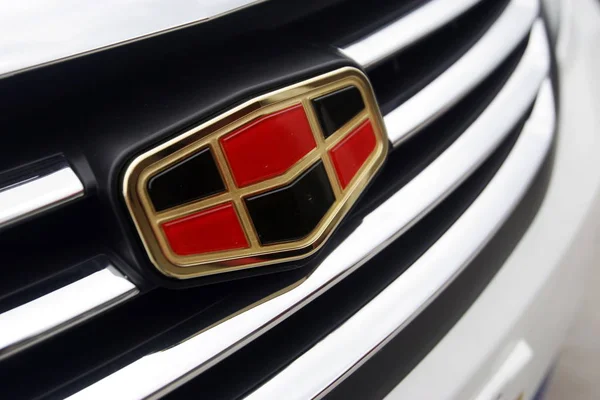 Geely Emgrand Ec718 Jest Postrzegana Podczas Ceremonii Rozpoczęcia Rozwaskowywać Ningbo — Zdjęcie stockowe