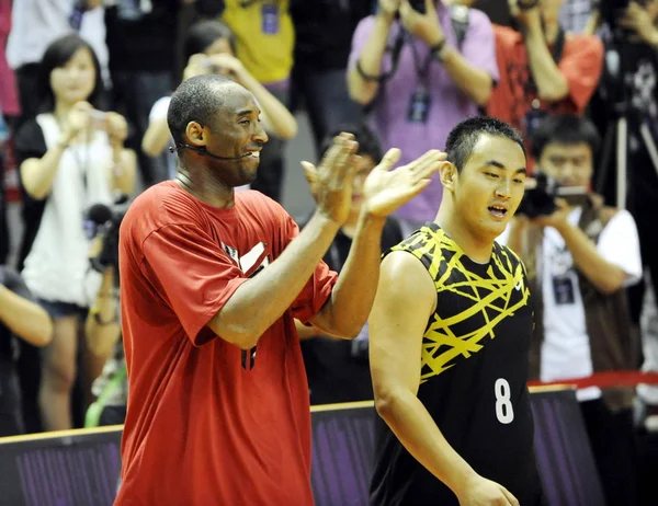 Nba Basketball Player Kobe Bryant Los Angeles Lakers Applauds Next — Stock Photo, Image
