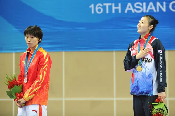 Lee Sung Hye Fra Sør Korea Gullmedaljevinner Chinas Hou Yuzhou – stockfoto