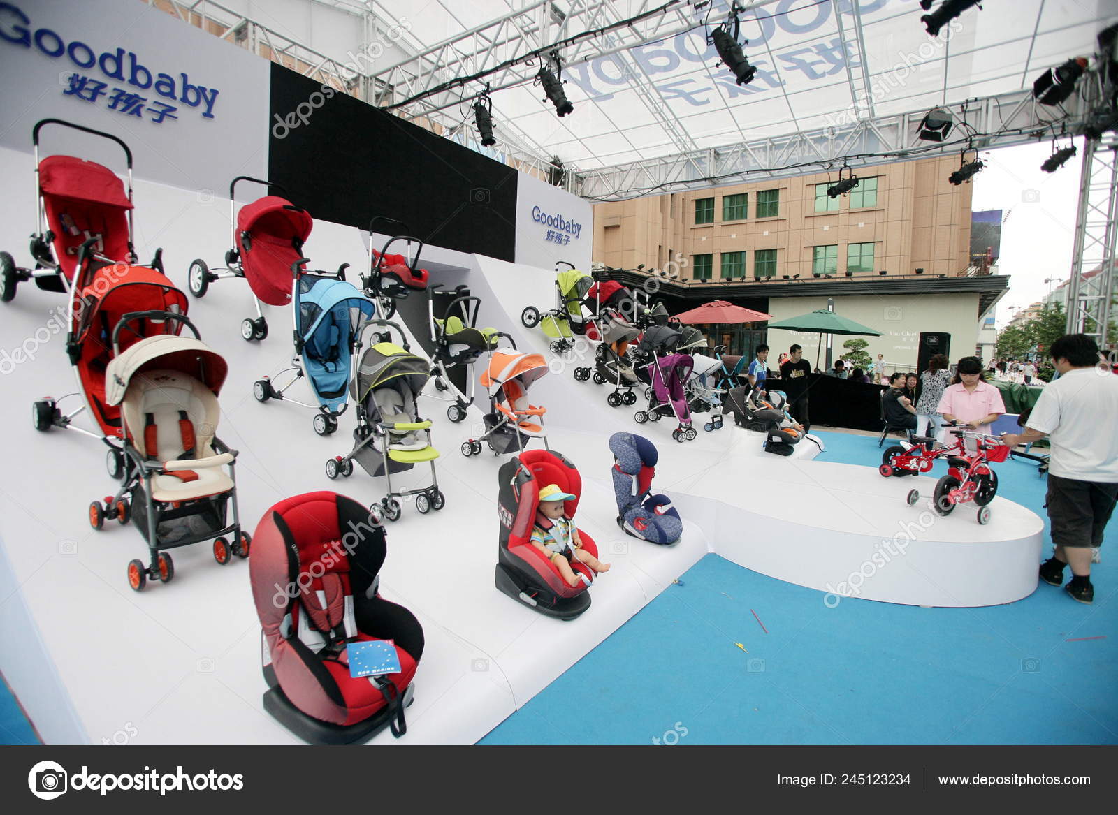 strollers and pushchairs