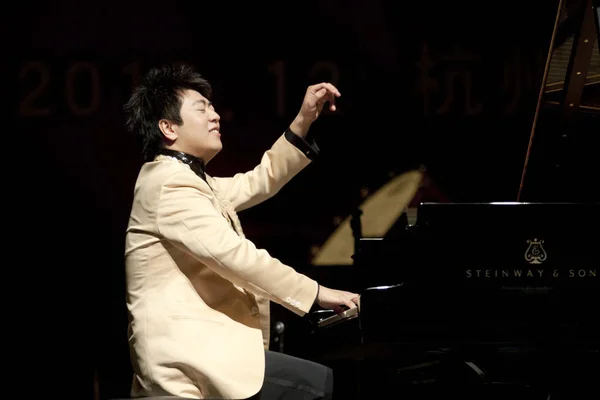 Čínský Klavírista Lang Lang Provádí Během Jeho Novoroční Koncert Hangzhou — Stock fotografie
