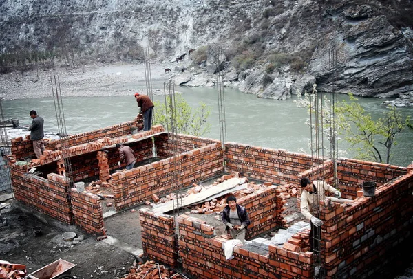 Chinesische Bauern Und Bauarbeiter Beim Bau Von Häusern Während Eines — Stockfoto