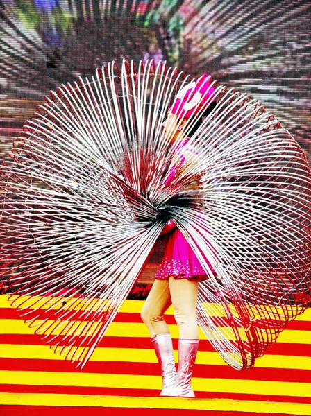 Jin Linlin Hula Hoop Guinness World Records Opiekun Wykonuje Hula — Zdjęcie stockowe