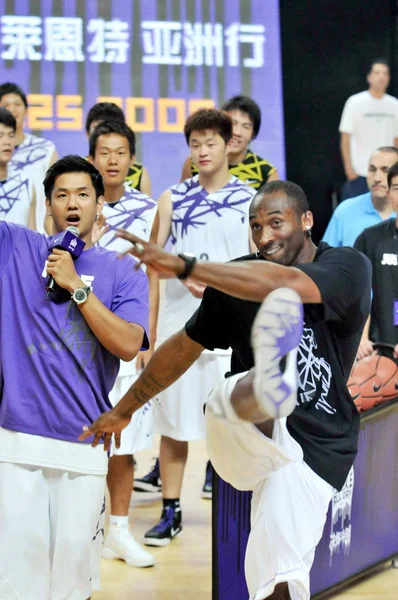 Pemain Basket Nba Kobe Bryant Dari Los Angeles Lakers Menendang — Stok Foto