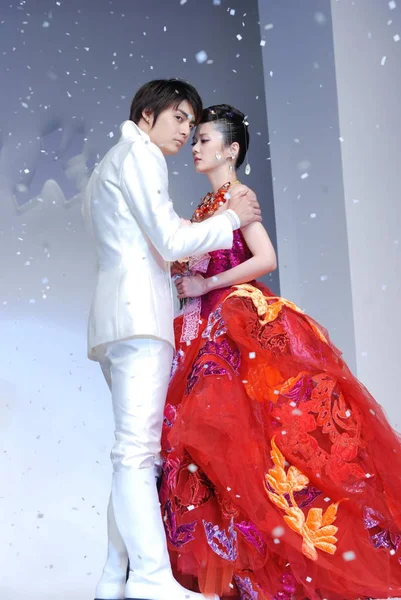 Південнокорейські Співачка Актриса Чан Актор Кім Jun Видно Показі Мод — стокове фото