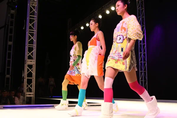 Desfile Modelos Chineses Durante Final 4Th Haining China Tricot Fashion — Fotografia de Stock