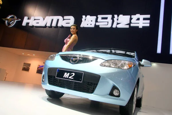 Modelo Posa Com Haima 13Th Shanghai International Automobile Industry Exhibition — Fotografia de Stock