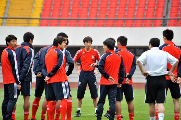 Члены Мужской Сборной Китая Футболу Замечены Время Тренировки Футбольном Стадионе — стоковое фото
