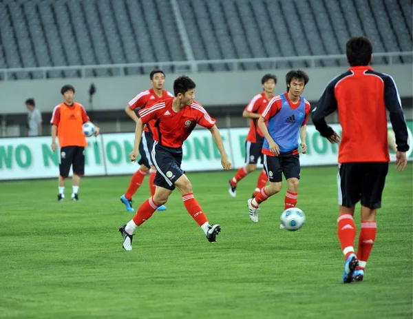 Mitglieder Der Chinesischen Männer Fußballnationalmannschaft Während Einer Trainingseinheit Shanghai China — Stockfoto