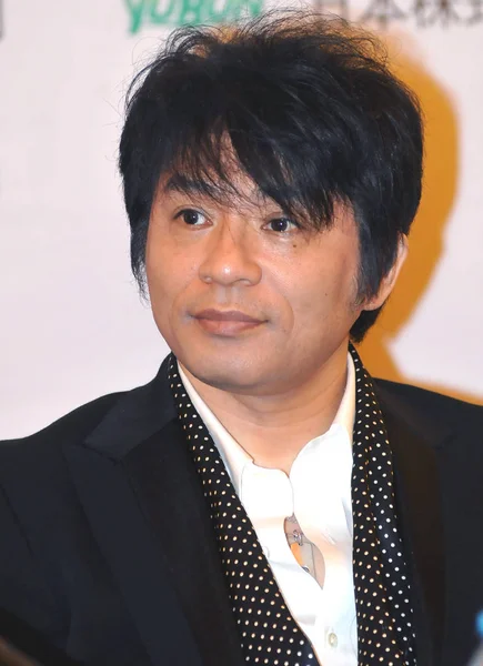 日本歌手 词曲作者雷 阿斯卡在中国上海举行的演唱会新闻发布会上被人看到 2010年11月8日 — 图库照片