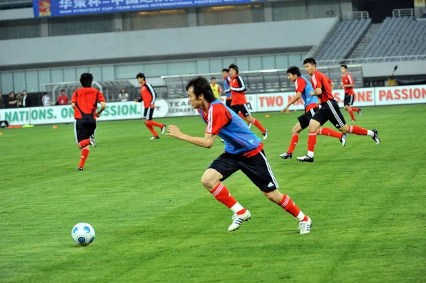 Члени Китайського Національного Футбол Шайбою Видно Тренуванні Шанхаї Китай Четвер — стокове фото