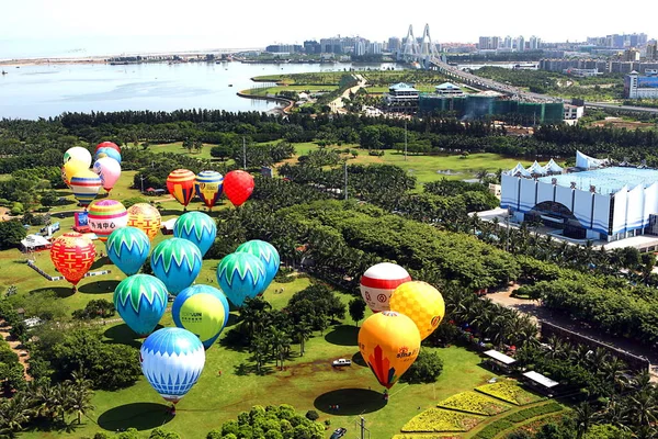 Balões Quente São Vistos Durante Terceiro Haikou Fire Balloon Festival — Fotografia de Stock