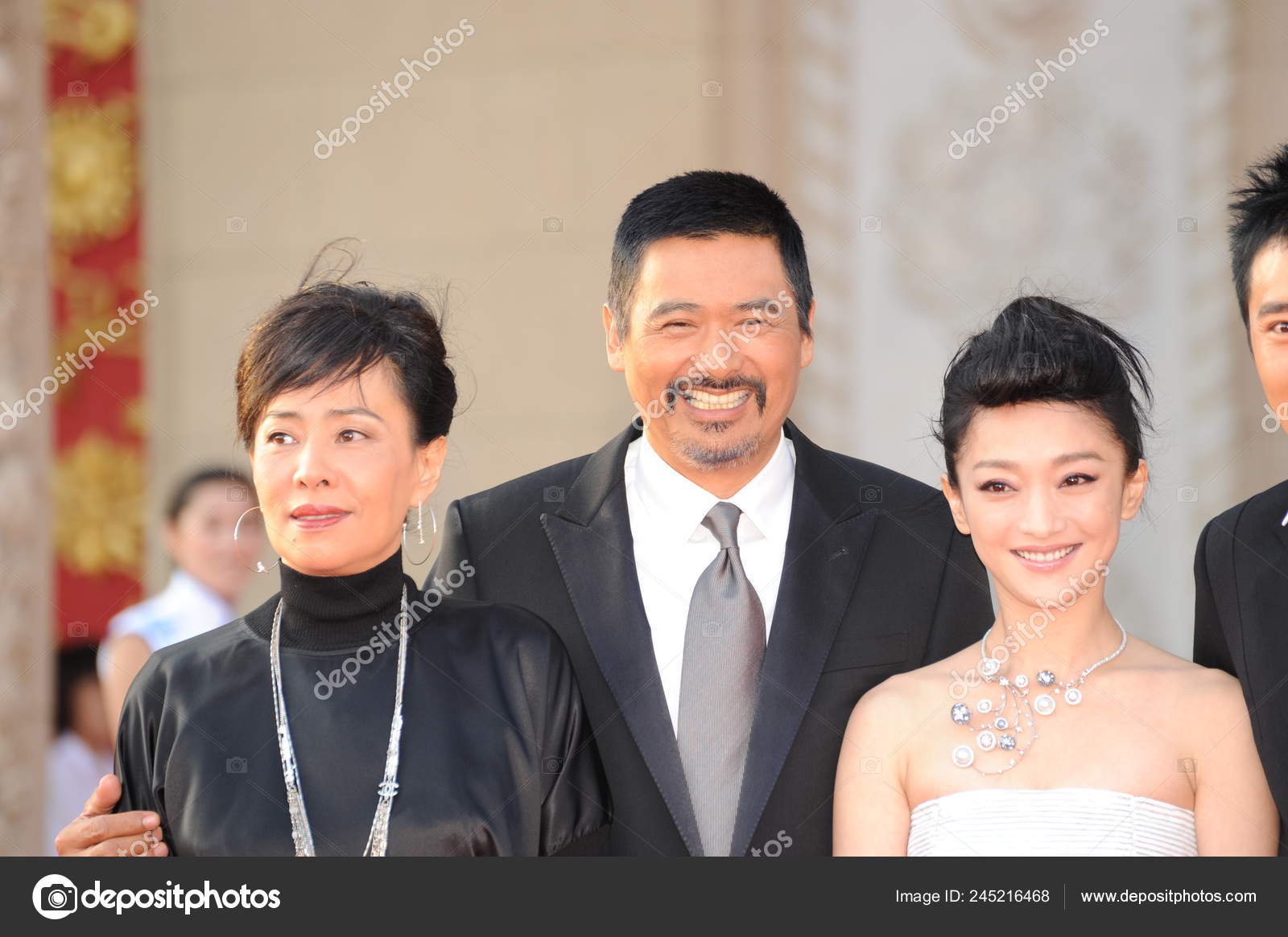 Download Chinese Actress Zhou Xun Hong Kong Actor Actor Chow Yun Stock Free Wallpaper Chinese Actress Zhou Xun Hong Kong Actor Actor Chow Yun Stock For iPhone