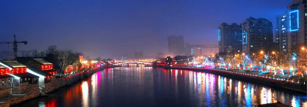 2009年2月8日 中国东部浙江省杭州市大运河夜景 — 图库照片
